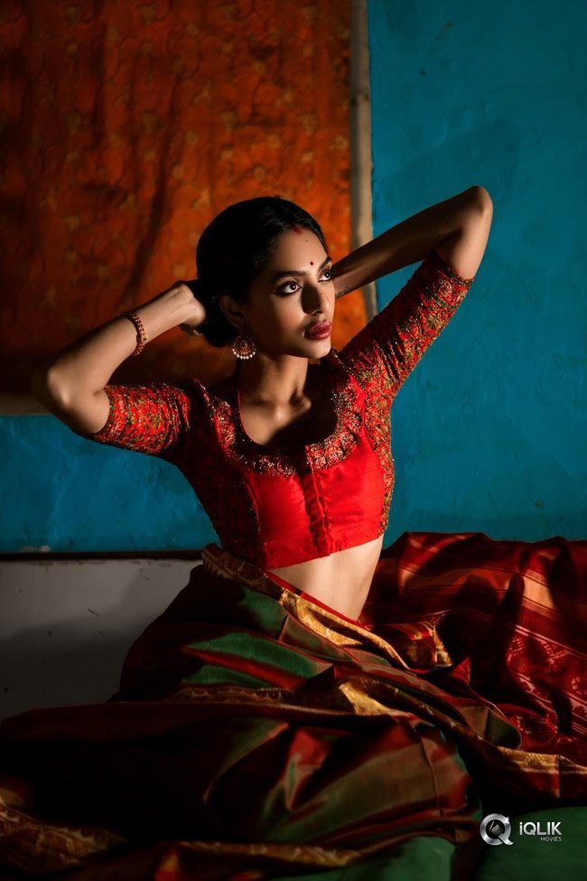 Sobhita-Dhulipala